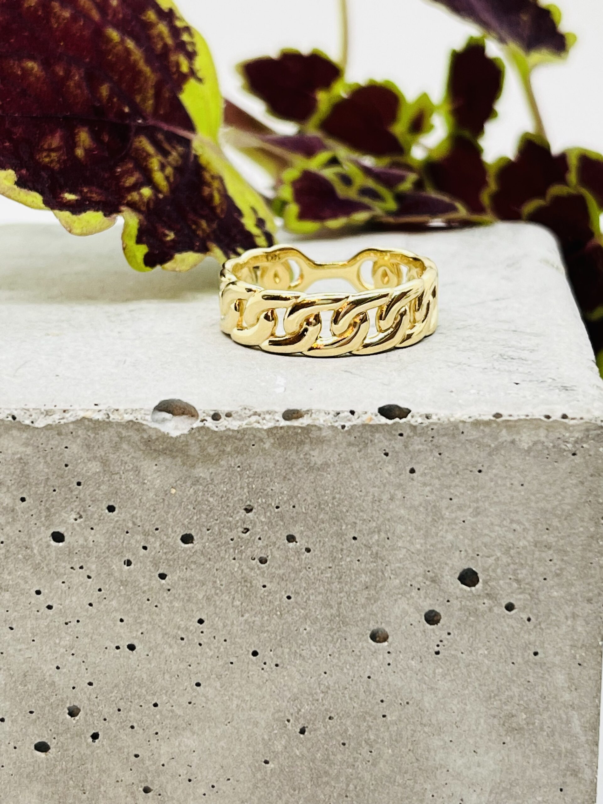 14k Curb Chain Link Ring