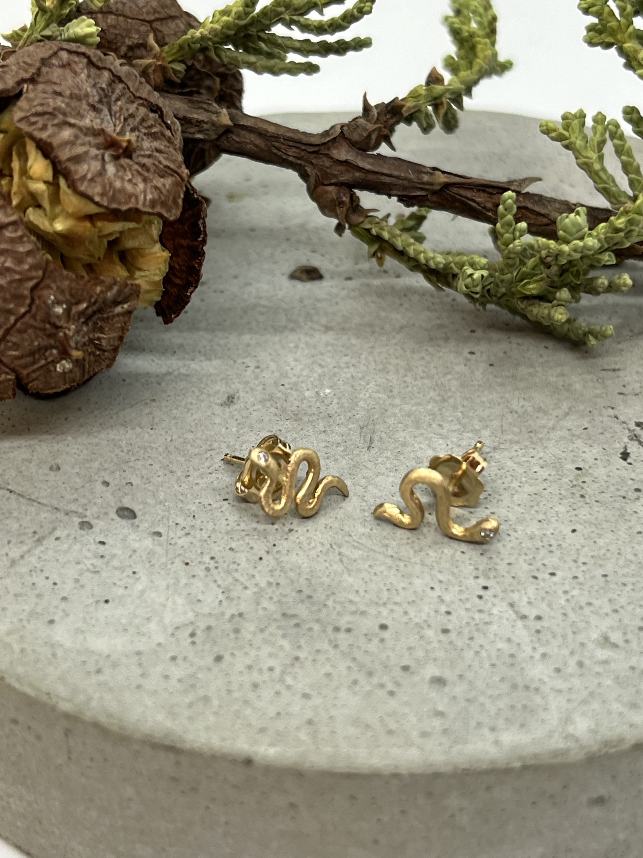 Michelle Chang
Mini Snake Studs