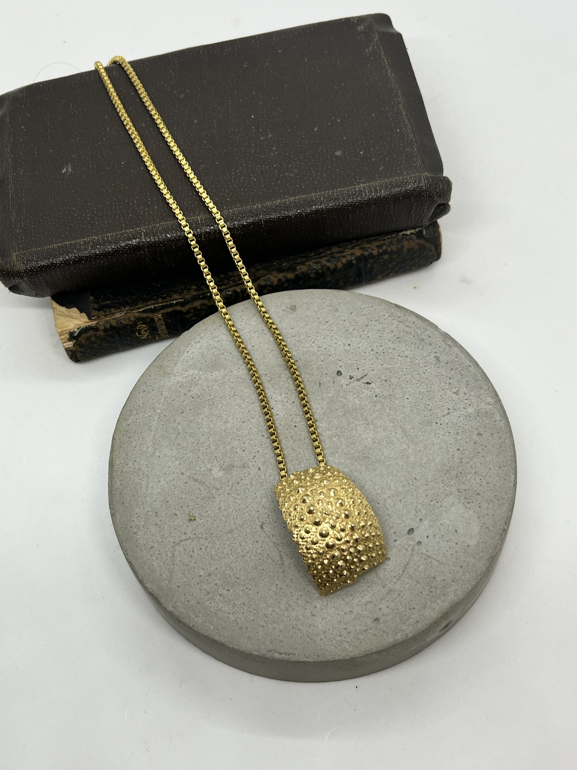 EVerything & NOthing
Urchin Pendant Necklace
