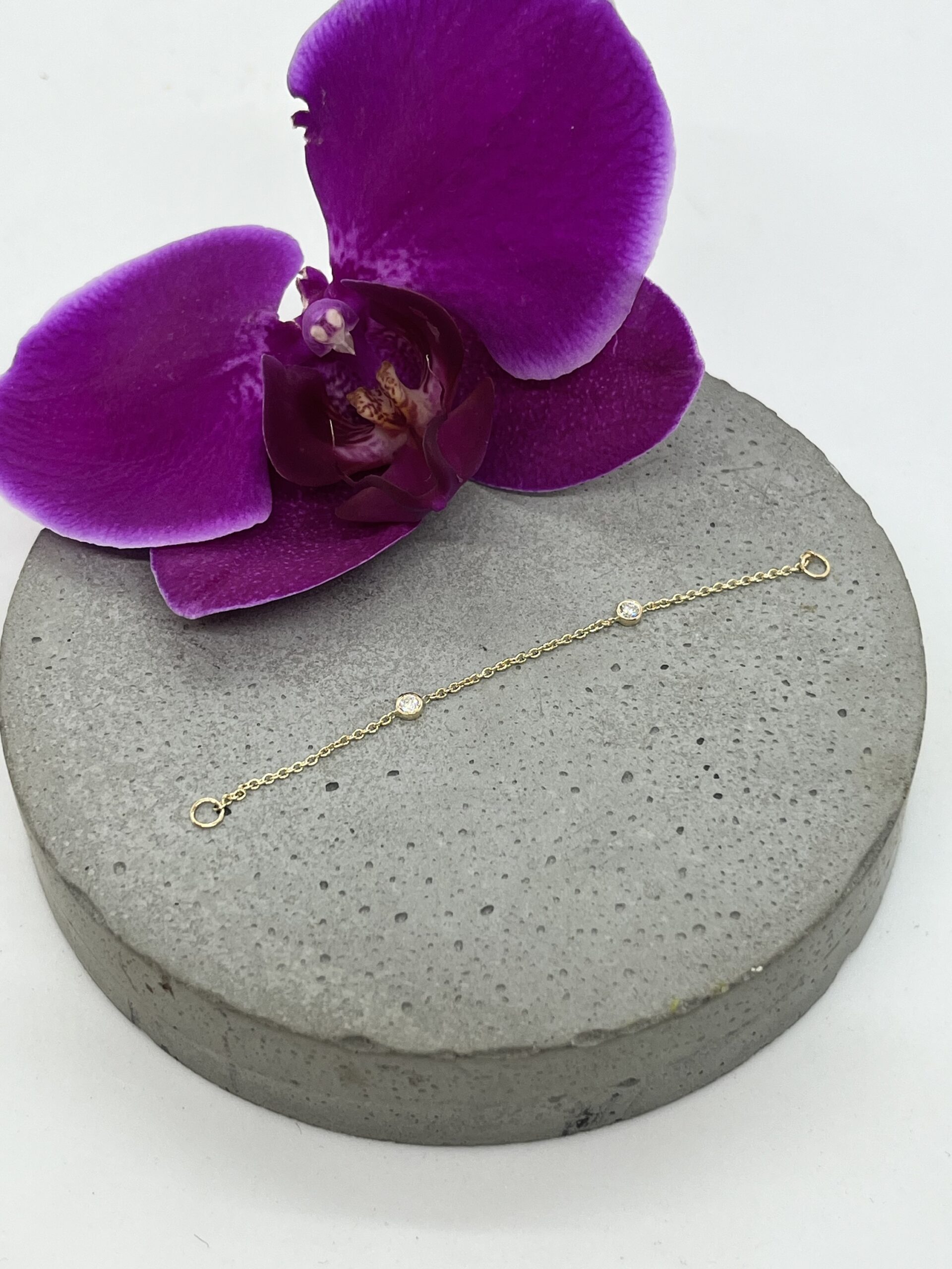 Love Me Knots Hawaii
Diamond Chain Earring attachment