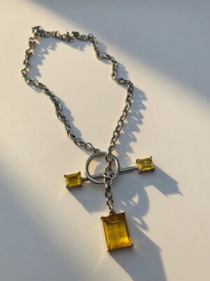 Vesper Obscura-Gem Drop Toggle Necklace in Golden